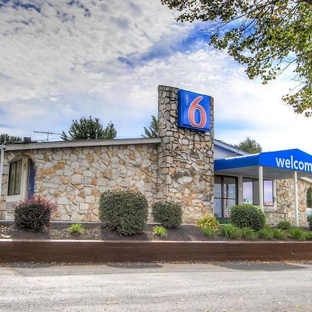 Howard Johnson By Wyndham Harrisonburg Extérieur photo
