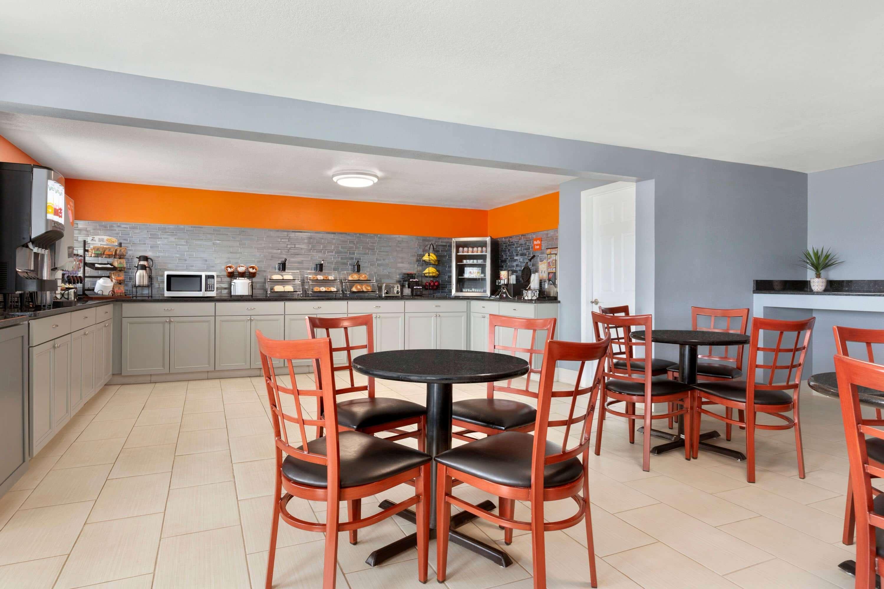 Howard Johnson By Wyndham Harrisonburg Extérieur photo