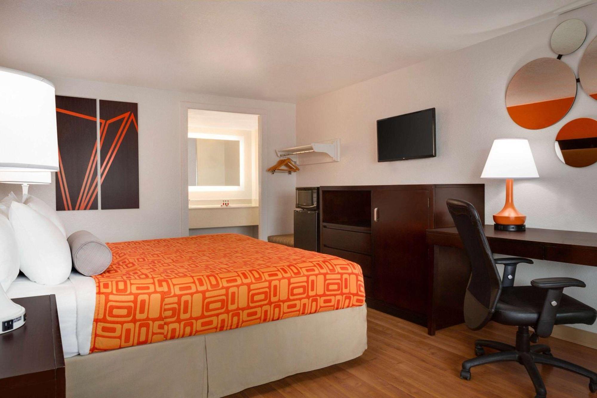 Howard Johnson By Wyndham Harrisonburg Extérieur photo