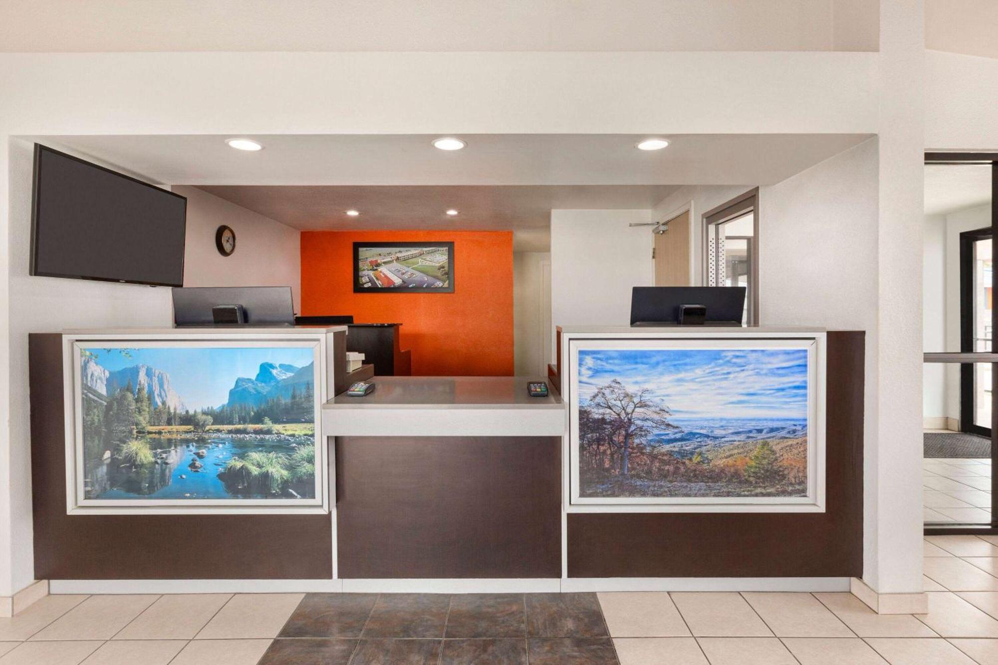 Howard Johnson By Wyndham Harrisonburg Extérieur photo
