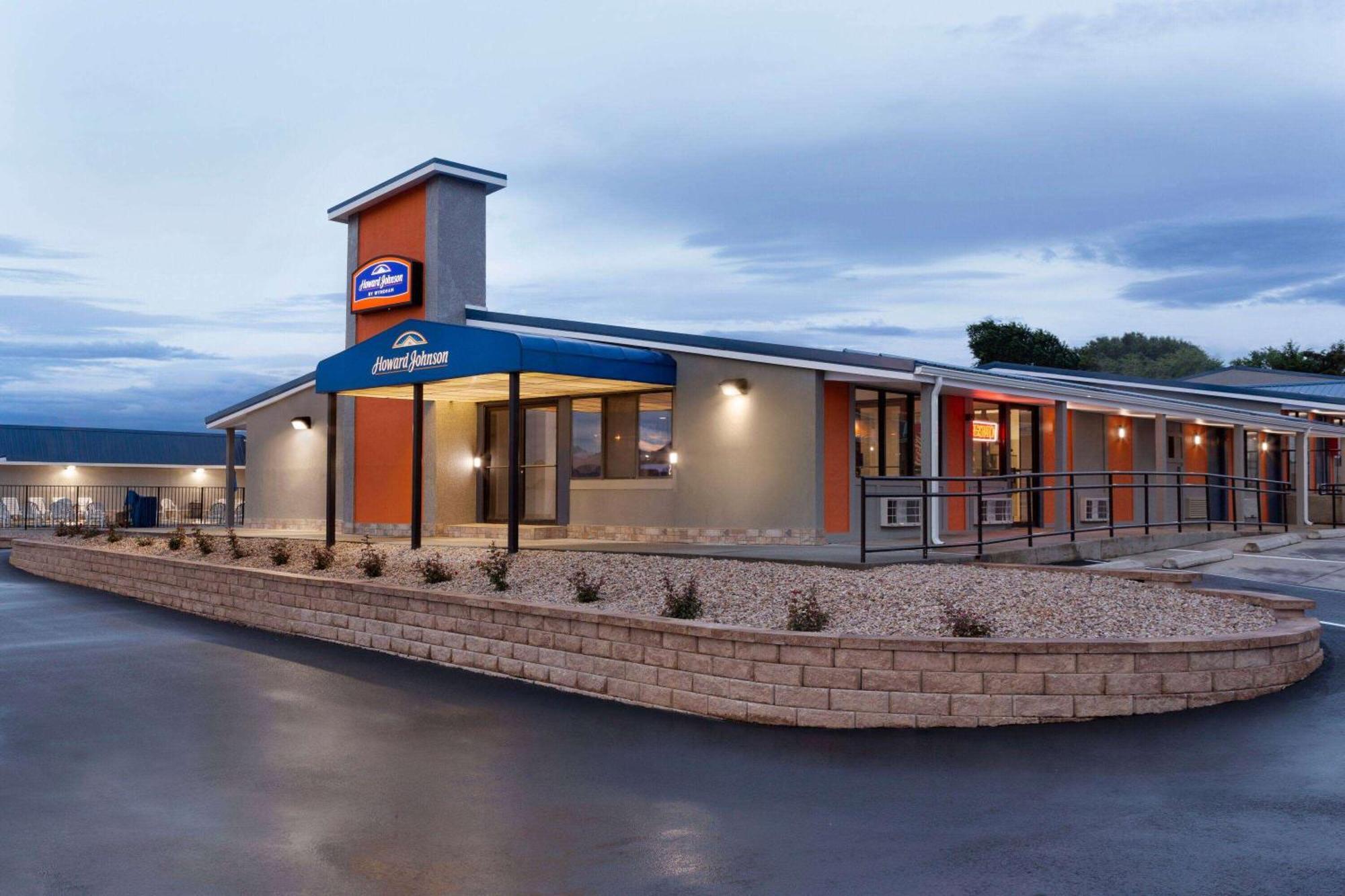 Howard Johnson By Wyndham Harrisonburg Extérieur photo