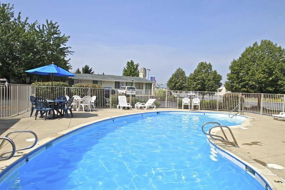 Howard Johnson By Wyndham Harrisonburg Extérieur photo