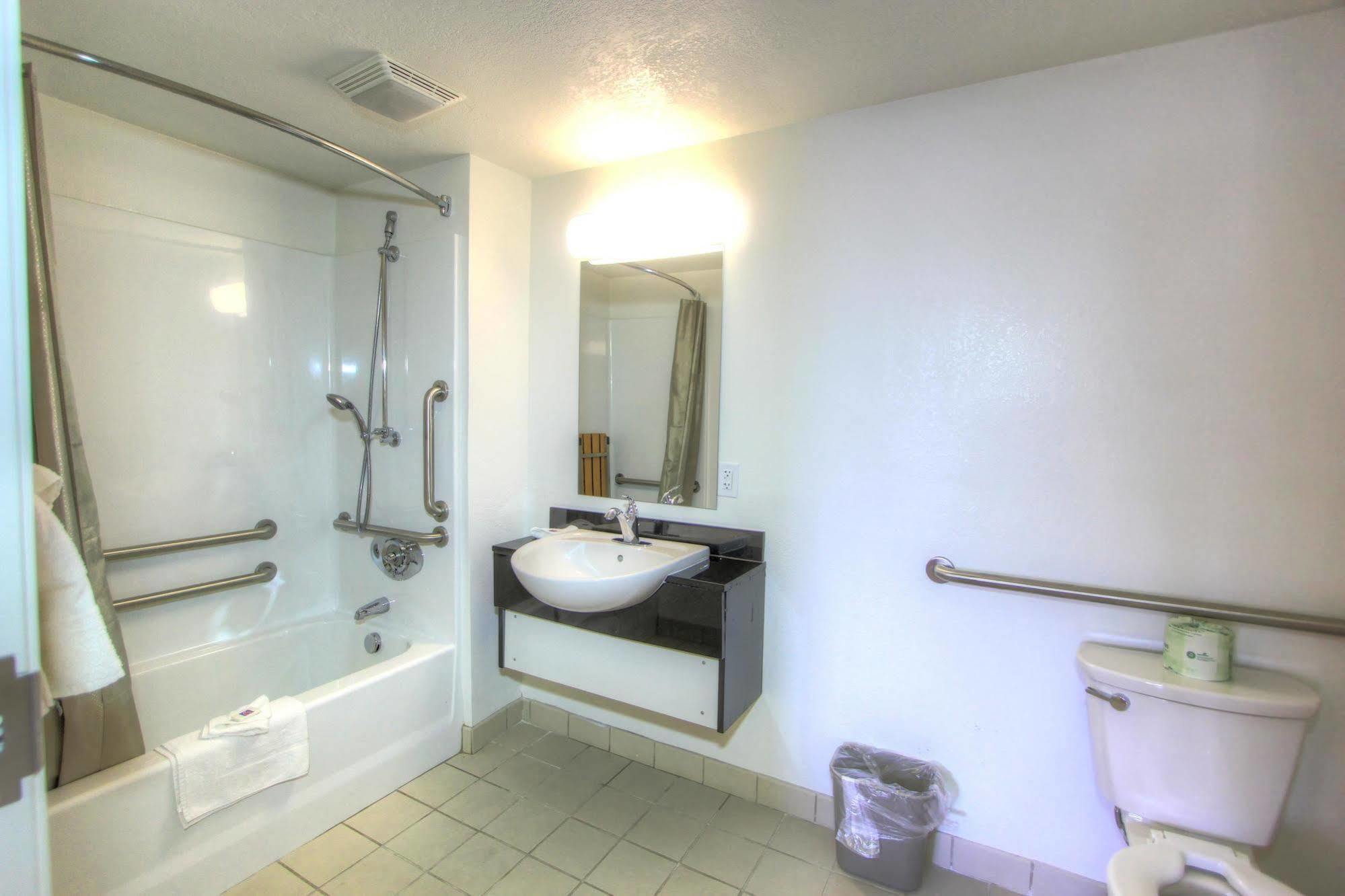 Howard Johnson By Wyndham Harrisonburg Extérieur photo